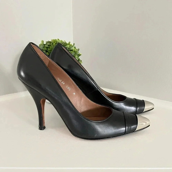 Donald J Pliner Vero Cuoio Black Pointed Heels - Picture 1 of 13